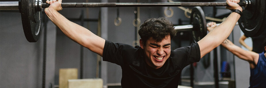 Bruxismo na academia: por que você aperta os dentes no treino e como evitar danos