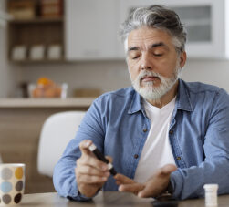 Diabetes e saúde bucal: principais problemas e como cuidar da boca